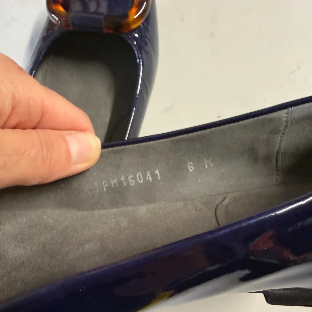 Stuart‎ Weitzman Navy Blue Patent Leather Tortoise Buckle Flats Shoes 6 M Spain